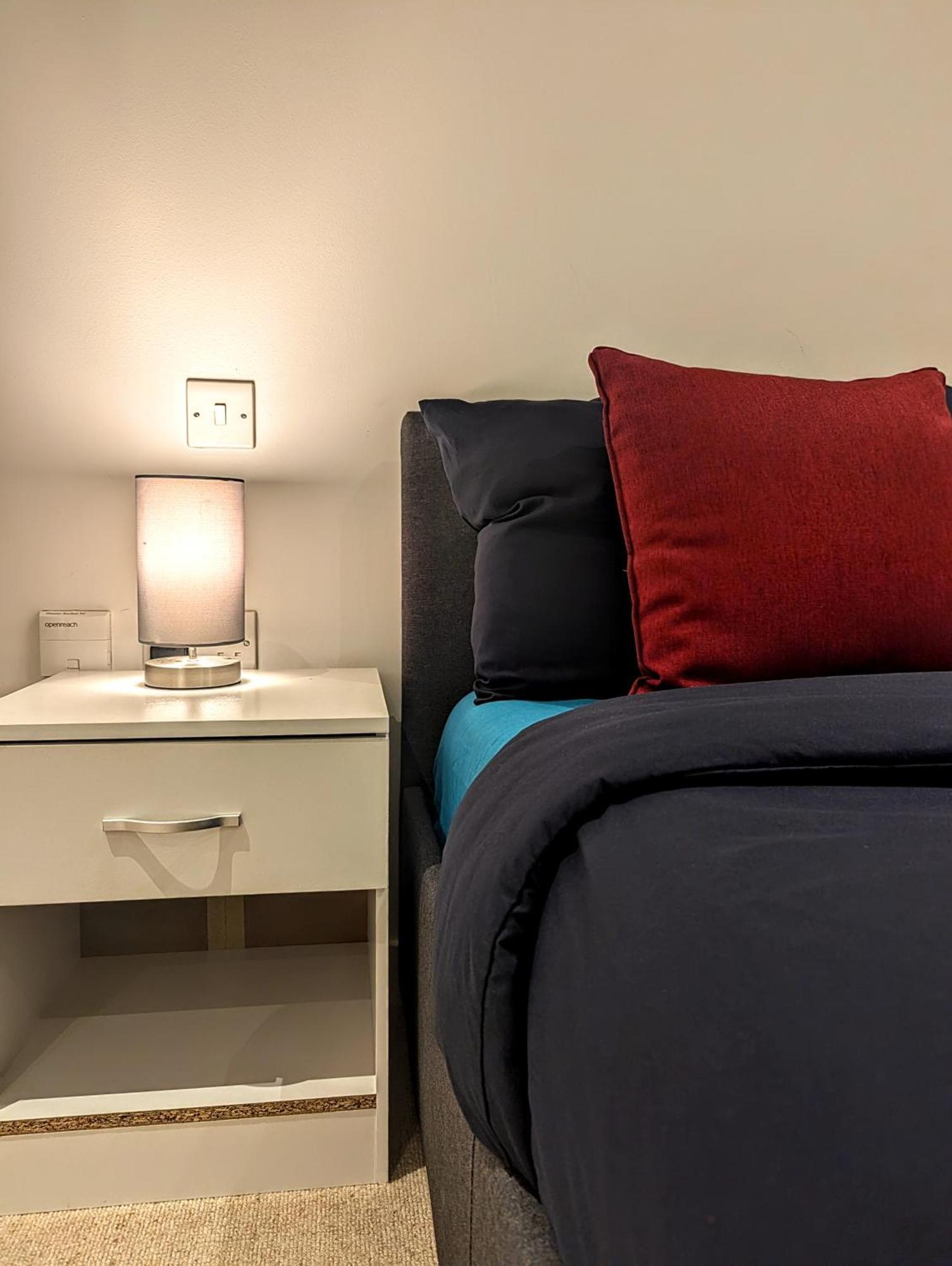 Modern London Apartment Near Greenwich - Rooftop City View Экстерьер фото